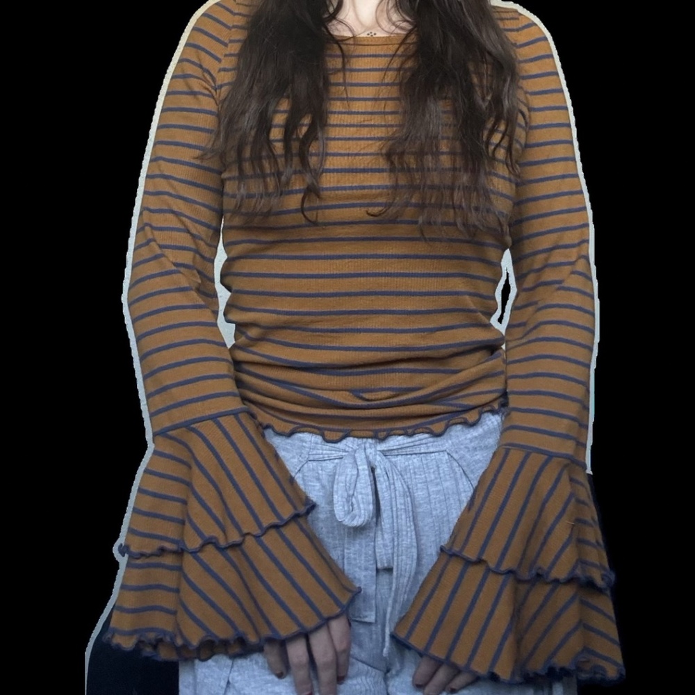 We the Free Free People Bell Sleeve Top- size Small fits medium